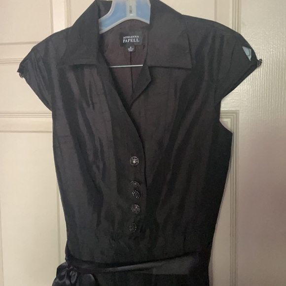 Adrianna Papell size 8 Black 70% Silk Dress 1/2 button front. Zip side - Picture 3 of 14